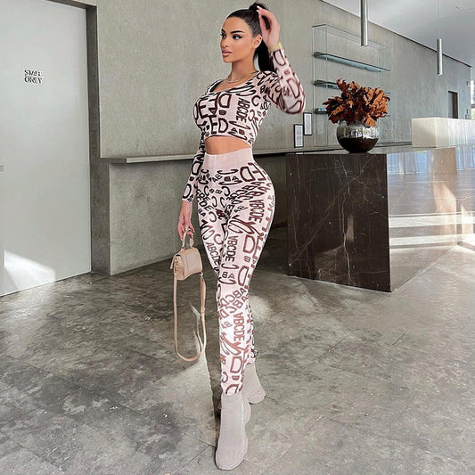 Round neck long sleeve top and high waist lift hips leggings set